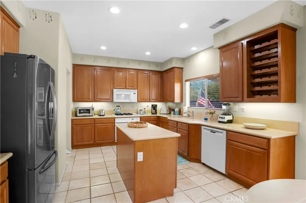 39963 Via Espana Murrieta, CA 92562