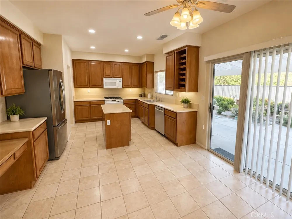 39963 Via Espana Murrieta, CA 92562