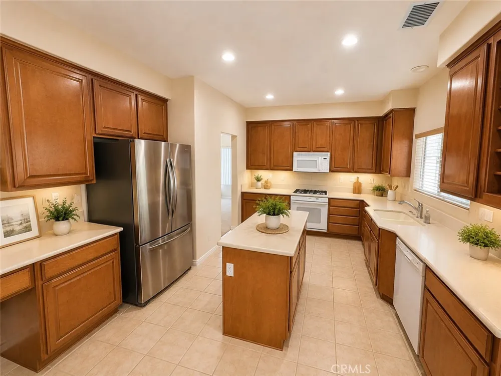 39963 Via Espana Murrieta, CA 92562