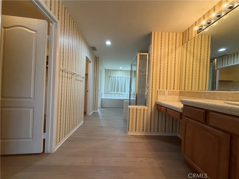 39963 Via Espana Murrieta, CA 92562
