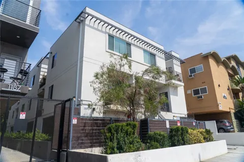 1183 Crenshaw #203