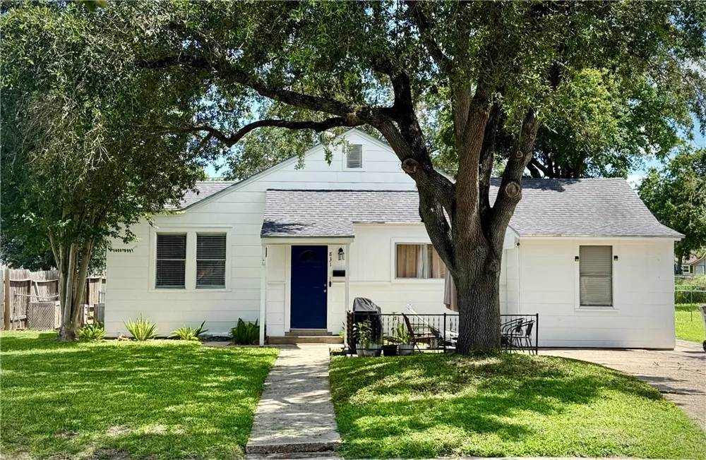 831 W Alice Avenue Kingsville, TX 78363