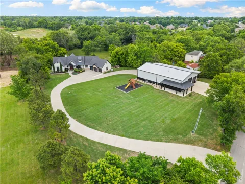 260 W Brown Road