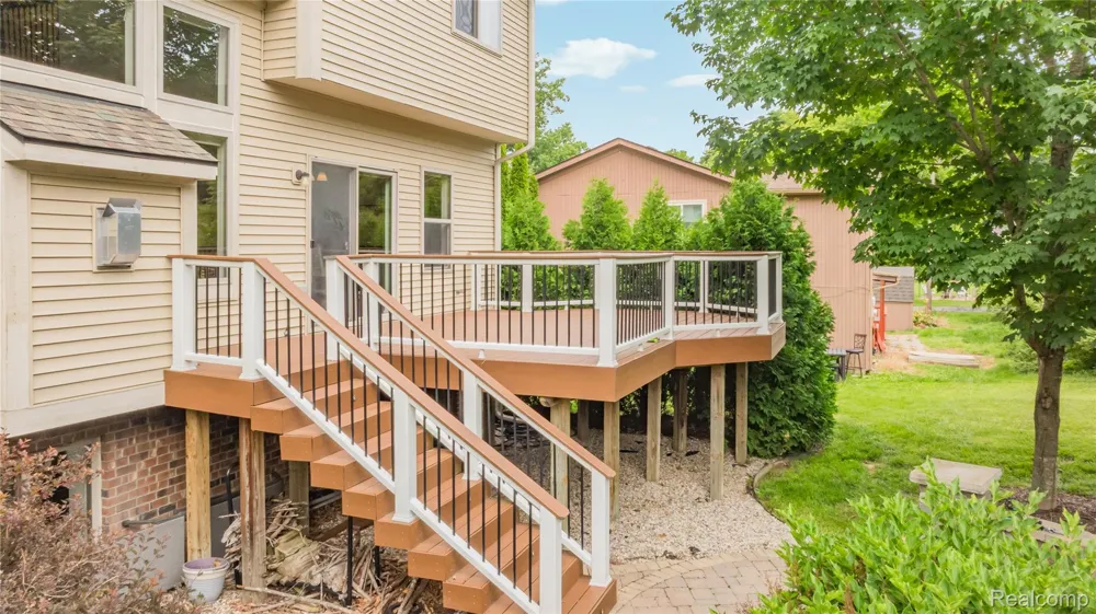 730 Leon Road Walled Lake City, MI 48390