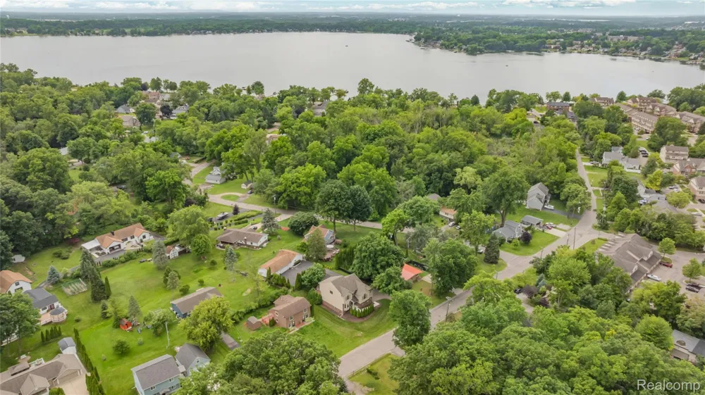 730 Leon Road Walled Lake City, MI 48390