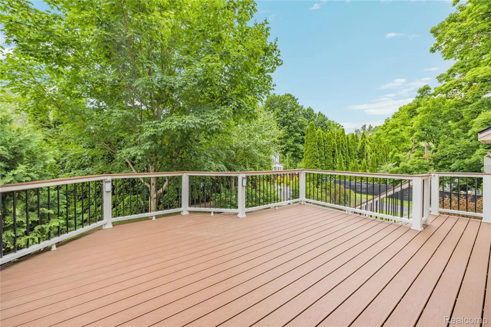 730 Leon Road Walled Lake City, MI 48390