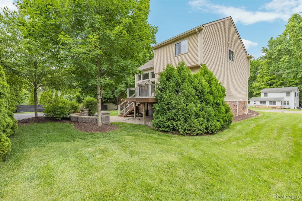 730 Leon Road Walled Lake City, MI 48390
