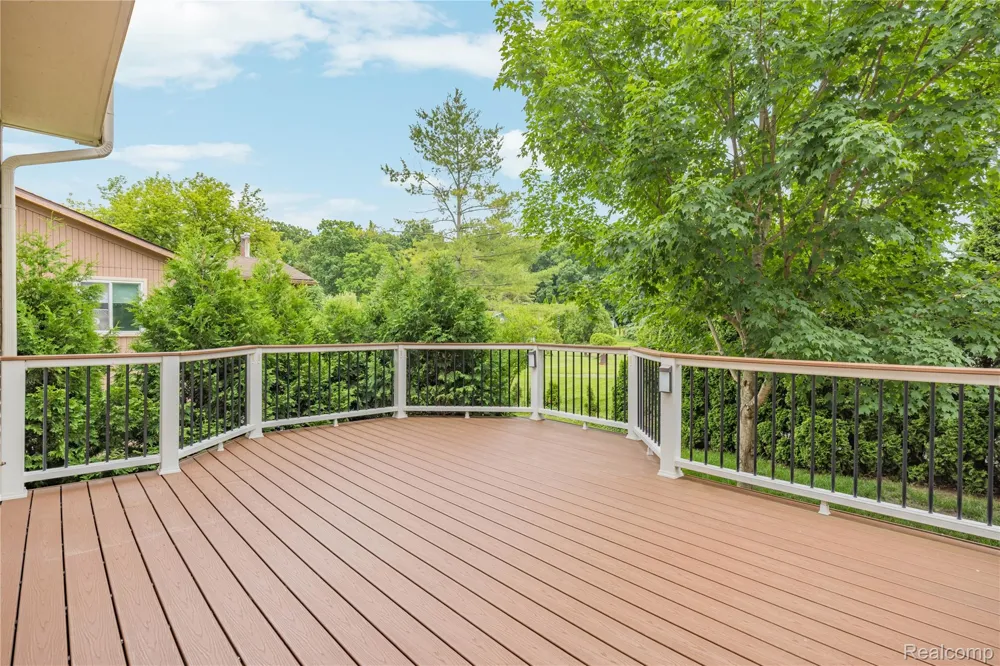 730 Leon Road Walled Lake City, MI 48390