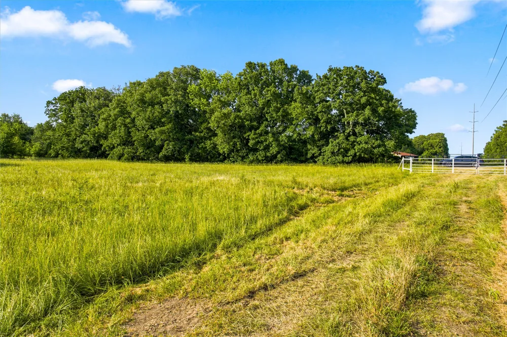 610 County Road 2040 Klondike, TX 75448