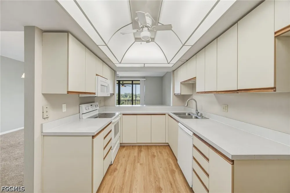 Lakeridge View Court #203 Fort Myers, FL 33907