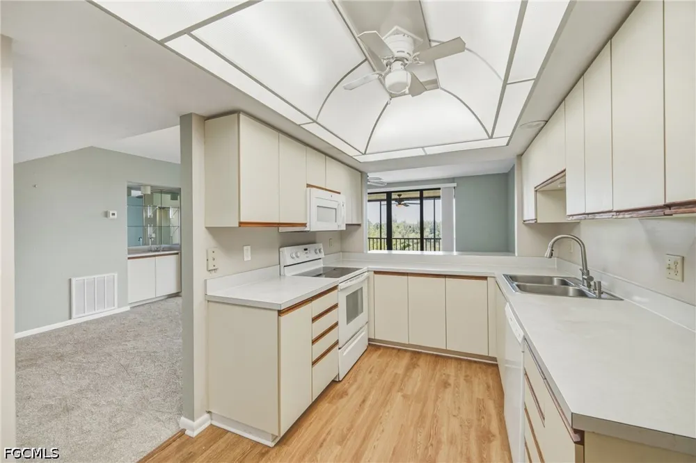 Lakeridge View Court #203 Fort Myers, FL 33907