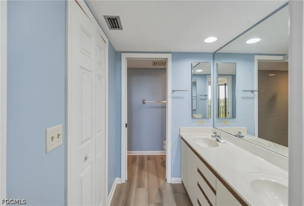 Lakeridge View Court #203 Fort Myers, FL 33907