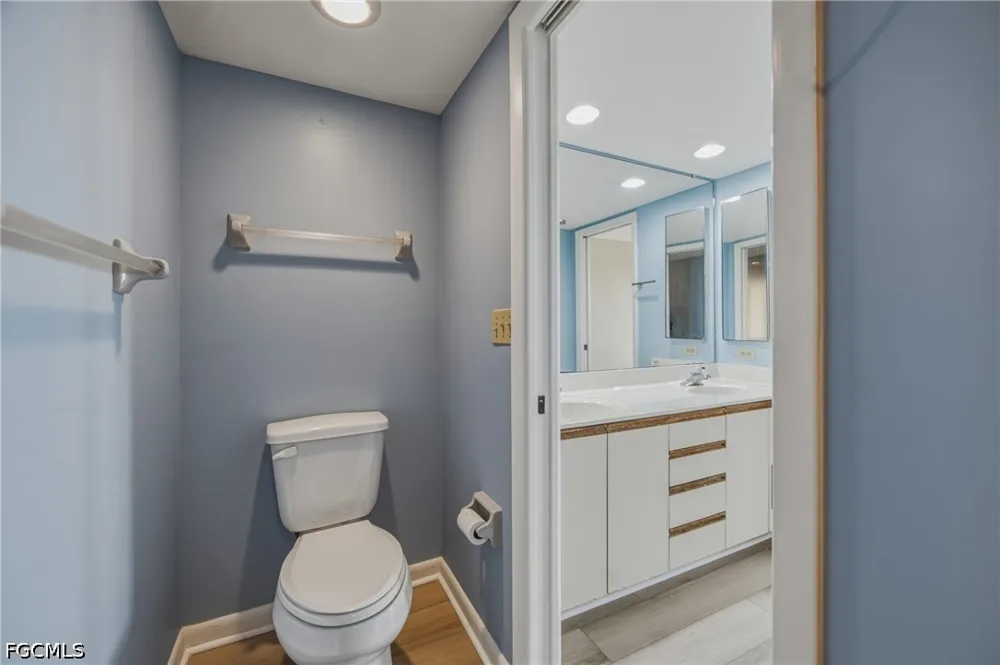 Lakeridge View Court #203 Fort Myers, FL 33907