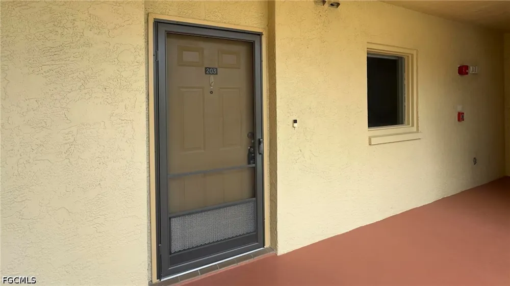 Lakeridge View Court #203 Fort Myers, FL 33907
