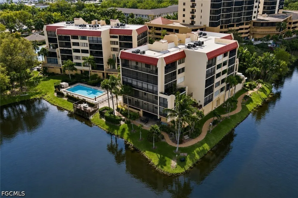 Lakeridge View Court #203 Fort Myers, FL 33907