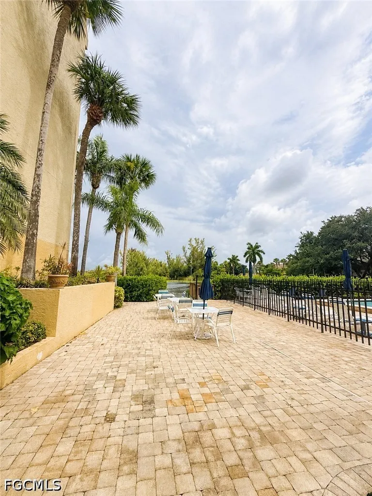 Lakeridge View Court #203 Fort Myers, FL 33907