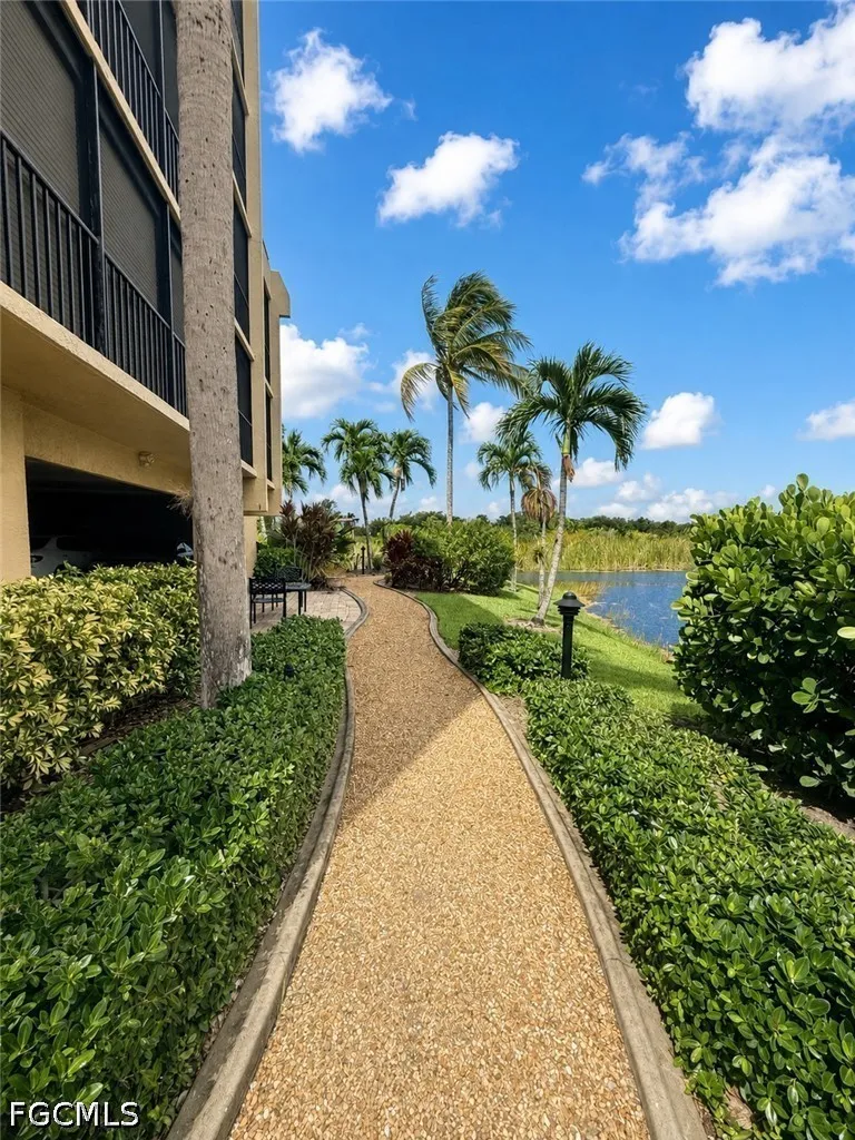 Lakeridge View Court #203 Fort Myers, FL 33907