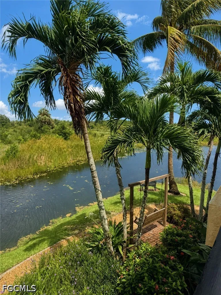 Lakeridge View Court #203 Fort Myers, FL 33907