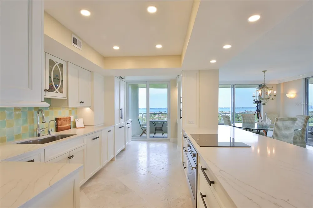 775 LONGBOAT CLUB ROAD #904 Longboat Key, FL 34228