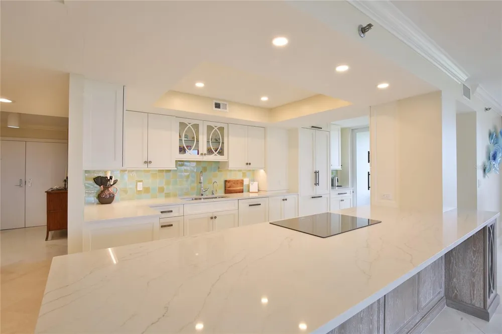 775 LONGBOAT CLUB ROAD #904 Longboat Key, FL 34228