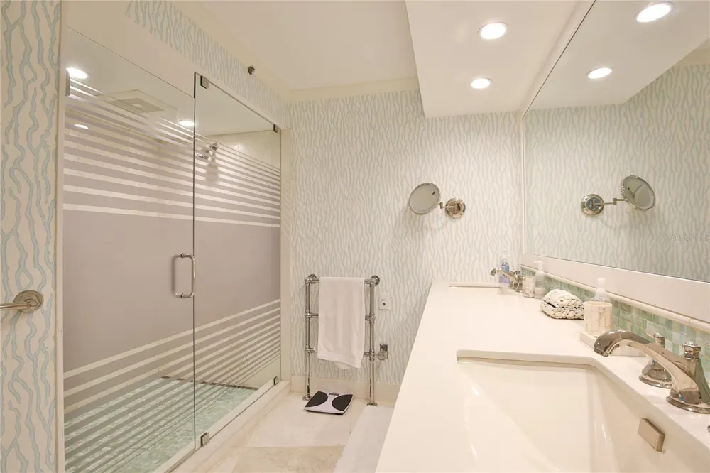 775 LONGBOAT CLUB ROAD #904 Longboat Key, FL 34228