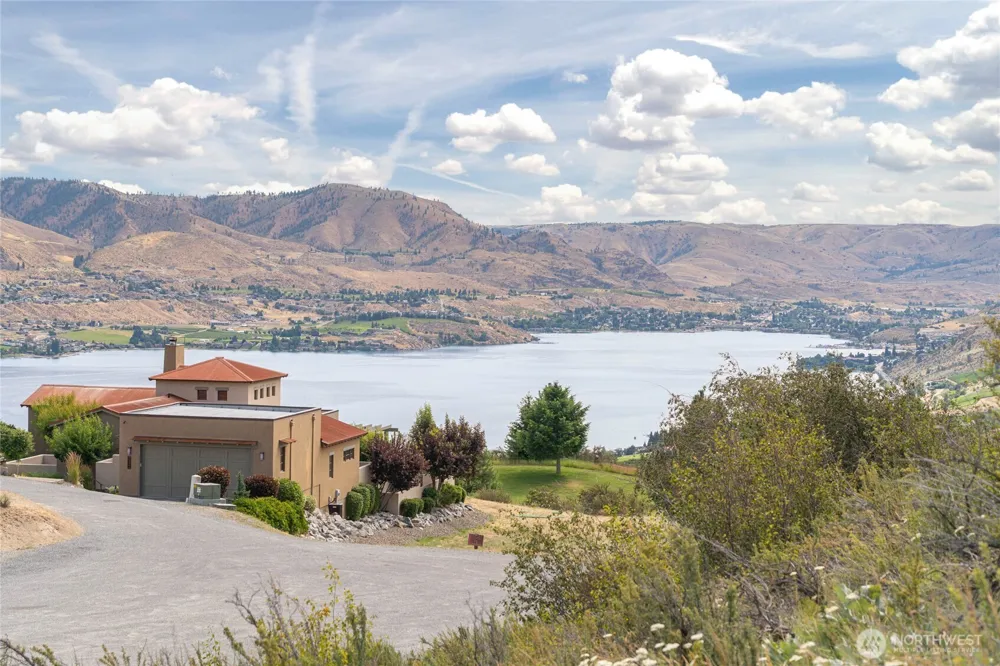 227 Bandera Way Chelan, WA 98816