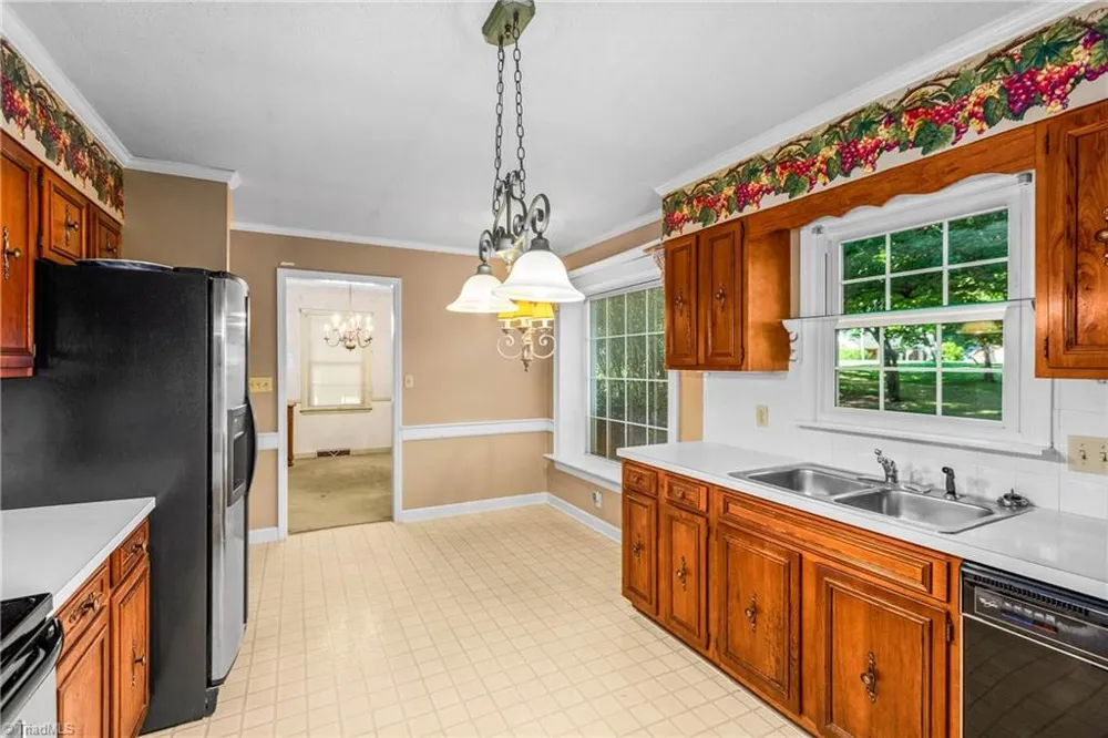 1837 Turfwood Drive Pfafftown, NC 27040