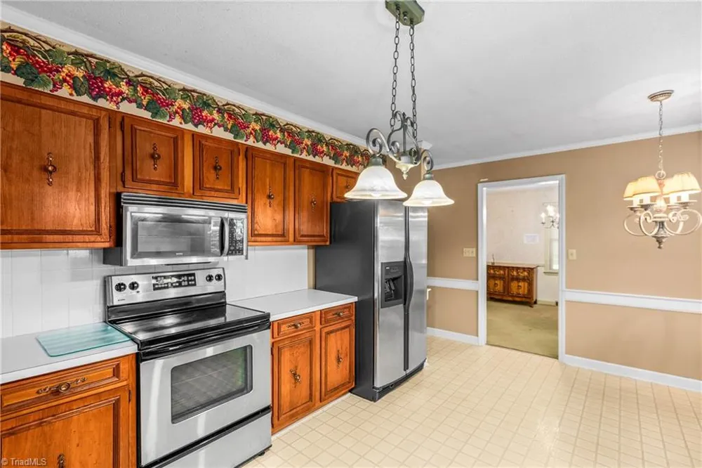 1837 Turfwood Drive Pfafftown, NC 27040