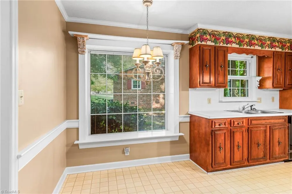 1837 Turfwood Drive Pfafftown, NC 27040