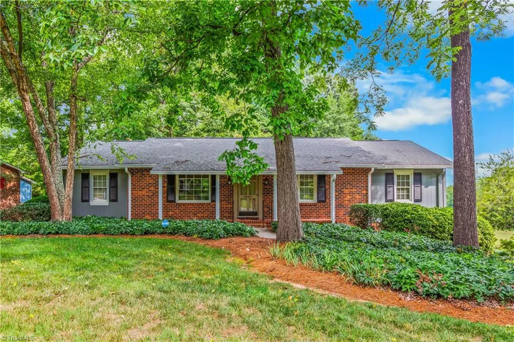 1837 Turfwood Drive Pfafftown, NC 27040