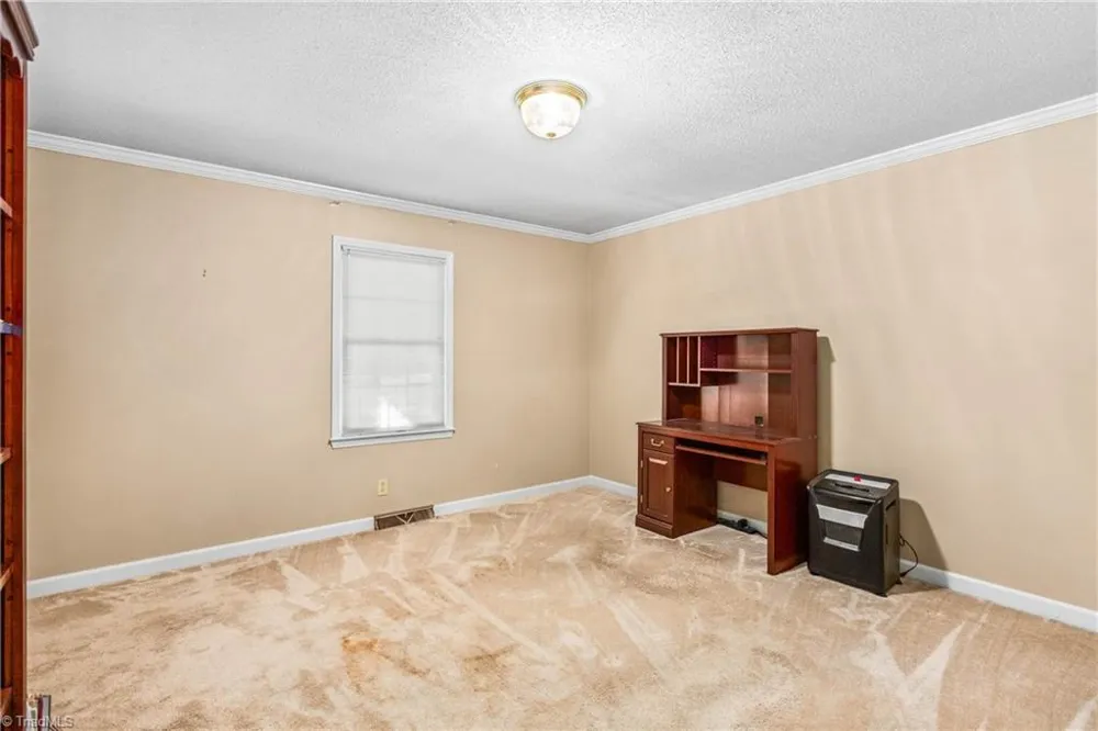 1837 Turfwood Drive Pfafftown, NC 27040
