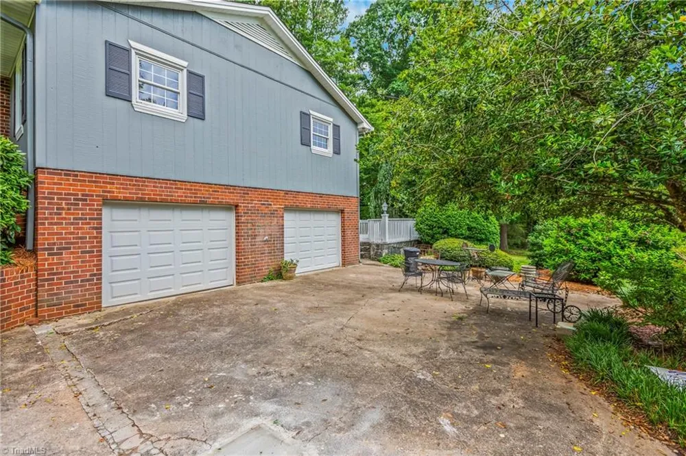 1837 Turfwood Drive Pfafftown, NC 27040