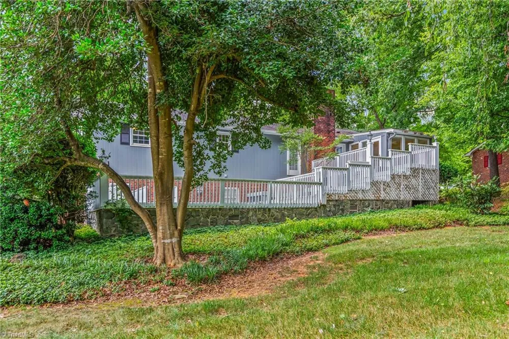 1837 Turfwood Drive Pfafftown, NC 27040