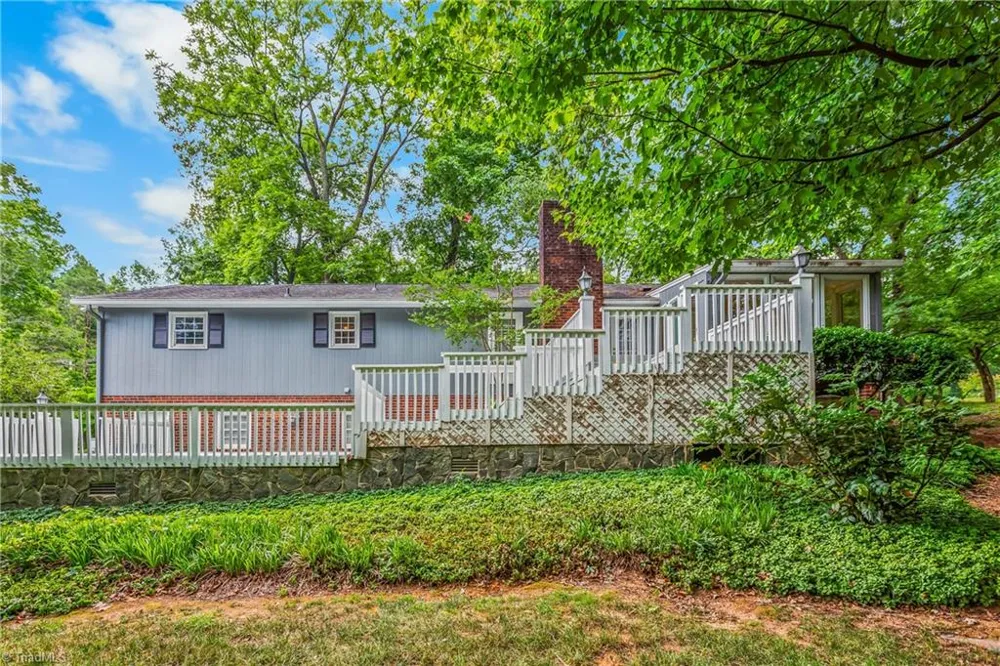 1837 Turfwood Drive Pfafftown, NC 27040