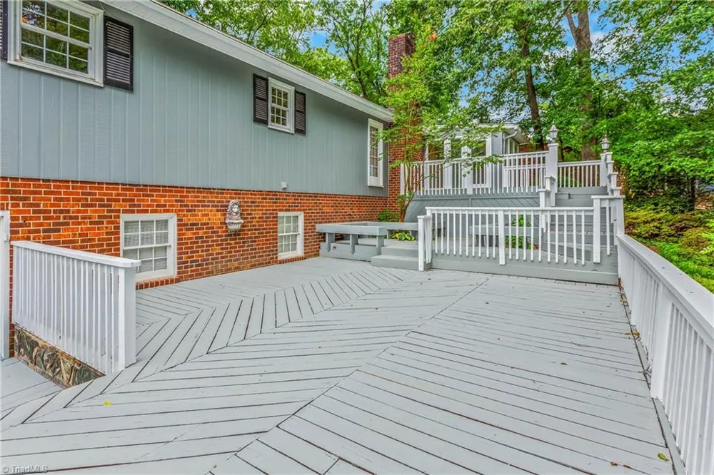 1837 Turfwood Drive Pfafftown, NC 27040