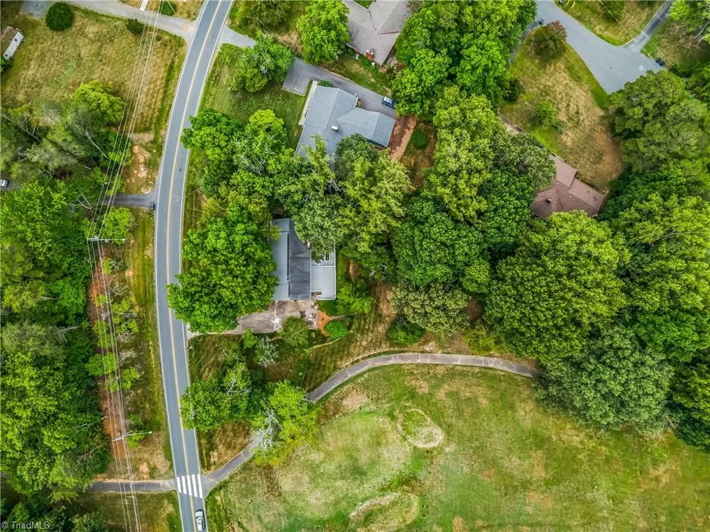 1837 Turfwood Drive Pfafftown, NC 27040
