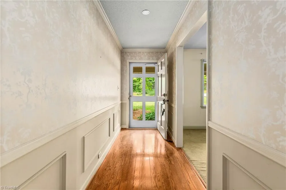 1837 Turfwood Drive Pfafftown, NC 27040