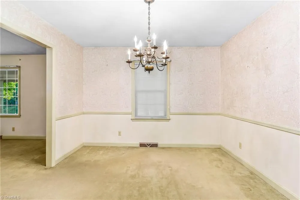 1837 Turfwood Drive Pfafftown, NC 27040