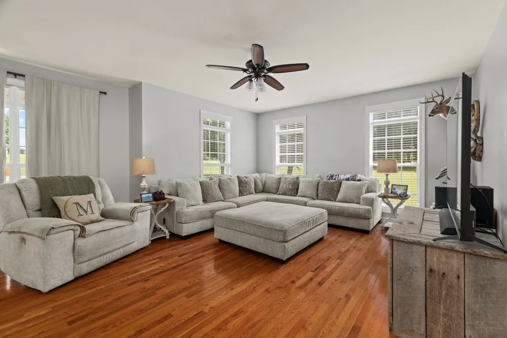 41 Harding Rd Leoma, TN 38468