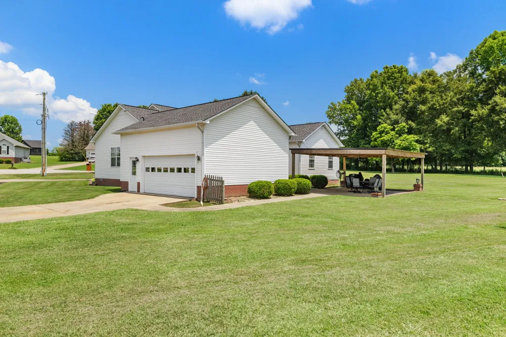 41 Harding Rd Leoma, TN 38468