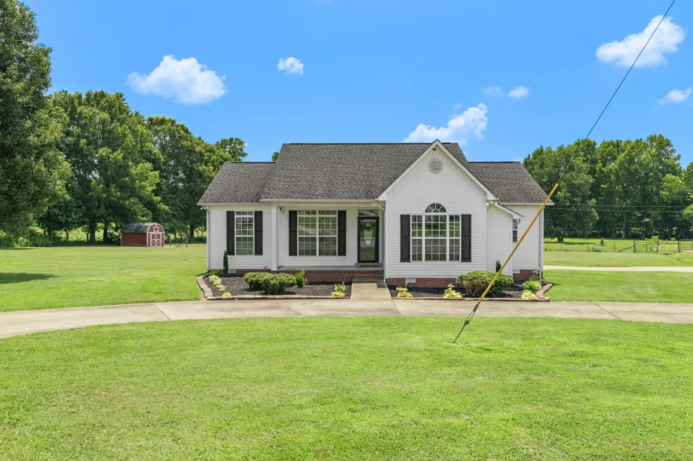 41 Harding Rd Leoma, TN 38468