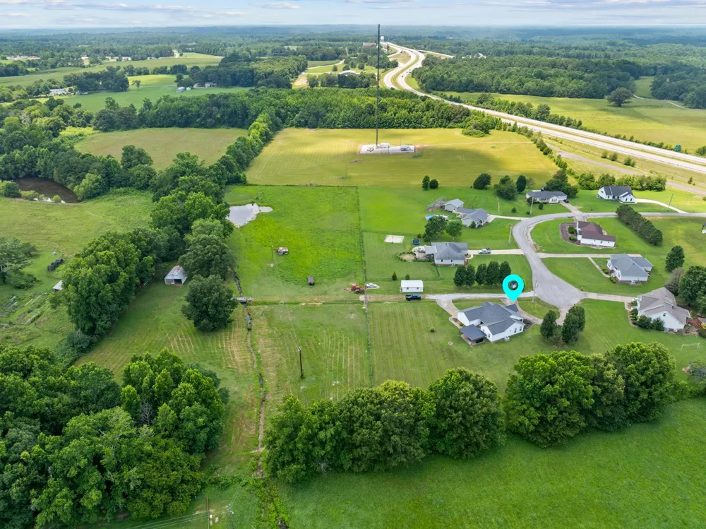 41 Harding Rd Leoma, TN 38468