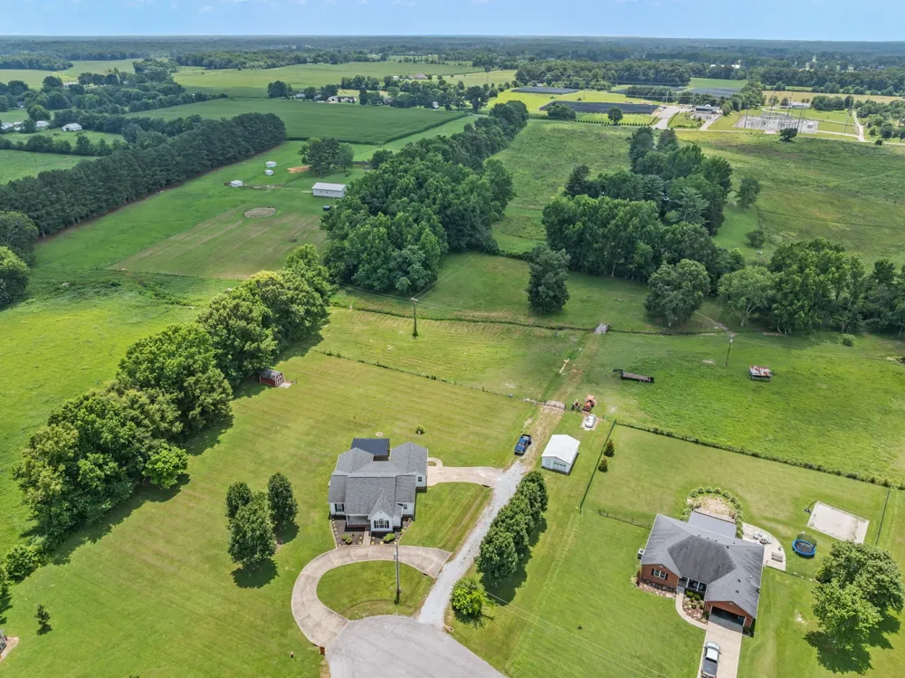 41 Harding Rd Leoma, TN 38468