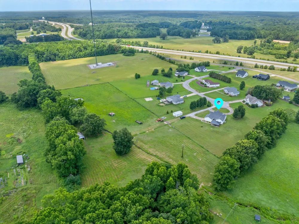 41 Harding Rd Leoma, TN 38468