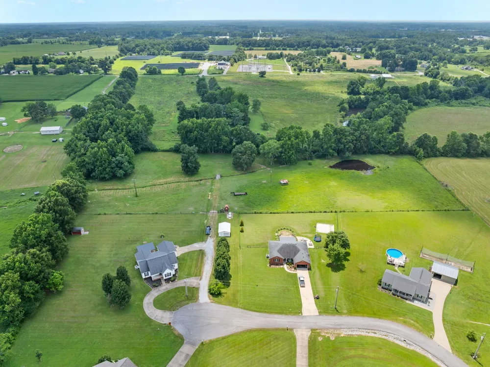 41 Harding Rd Leoma, TN 38468