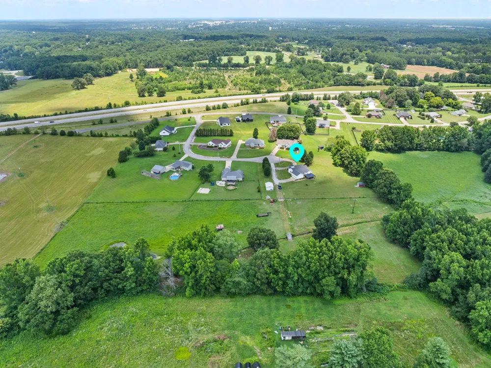41 Harding Rd Leoma, TN 38468