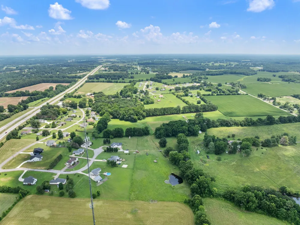 41 Harding Rd Leoma, TN 38468