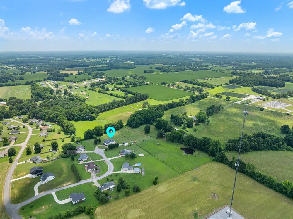 41 Harding Rd Leoma, TN 38468