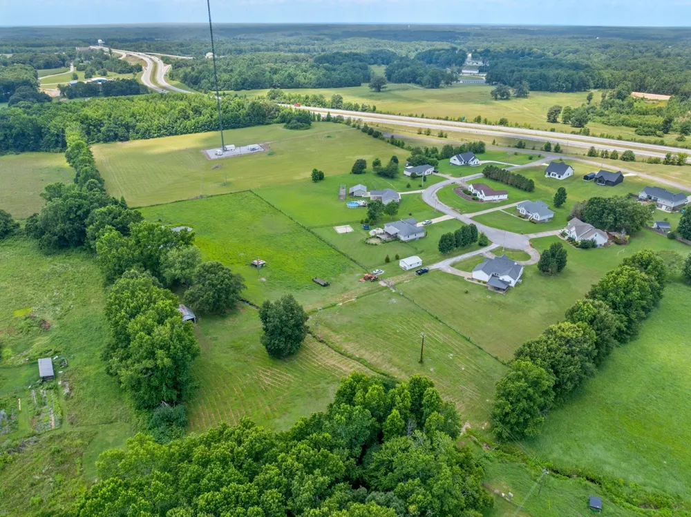 41 Harding Rd Leoma, TN 38468