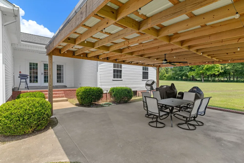 41 Harding Rd Leoma, TN 38468